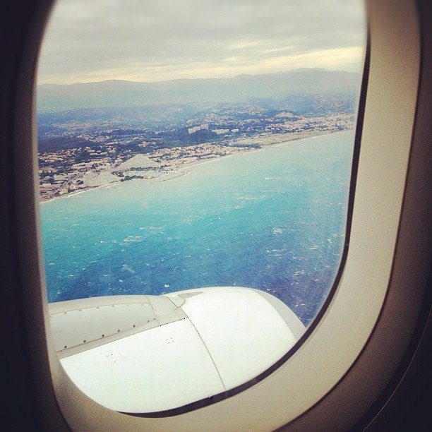 Avion hublot cote azur – Le Blog de Betty