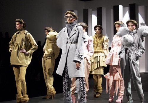 Barcelone defile final oursons – Le Blog de Betty
