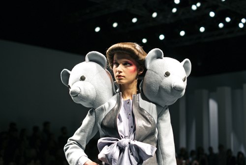 Barcelone defile tete ours – Le Blog de Betty