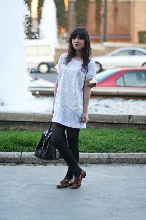 Barcelone tunique blanche sac noir – Le Blog de Betty