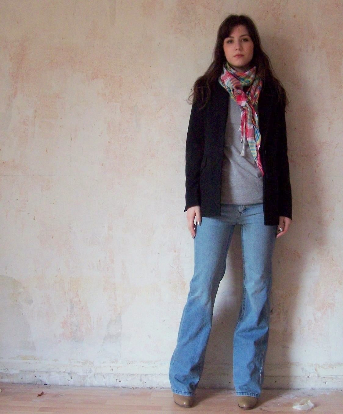 Blazer noir foulard tartan jean flare – Le Blog de Betty