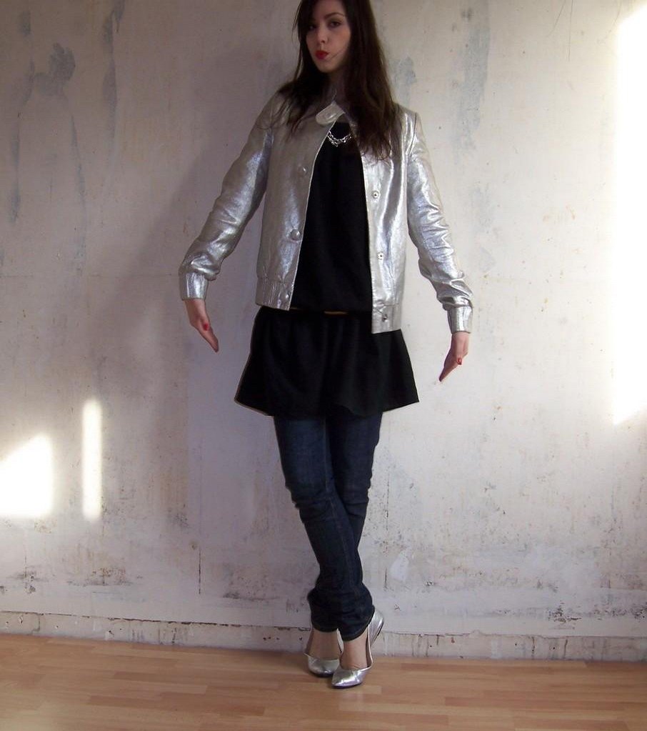 Blouson argente robe noire jean – Le Blog de Betty