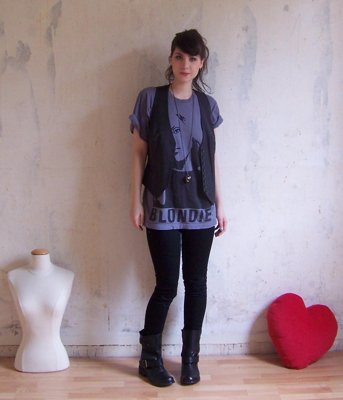 Boots motardes tshirt blondie gilet – Le Blog de Betty