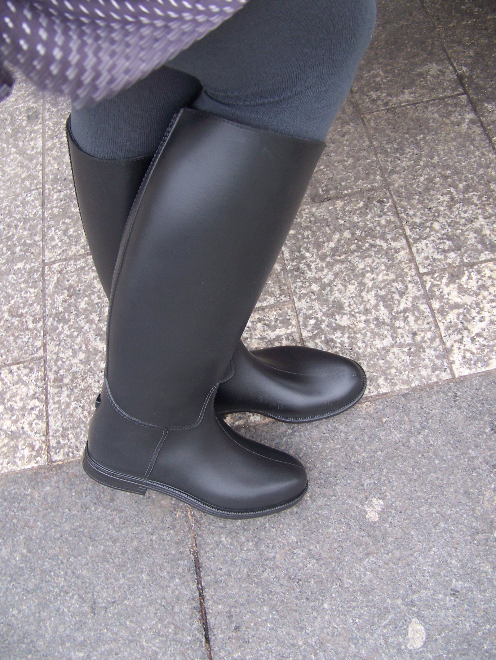 Bottes caoutchouc noires jean – Le Blog de Betty