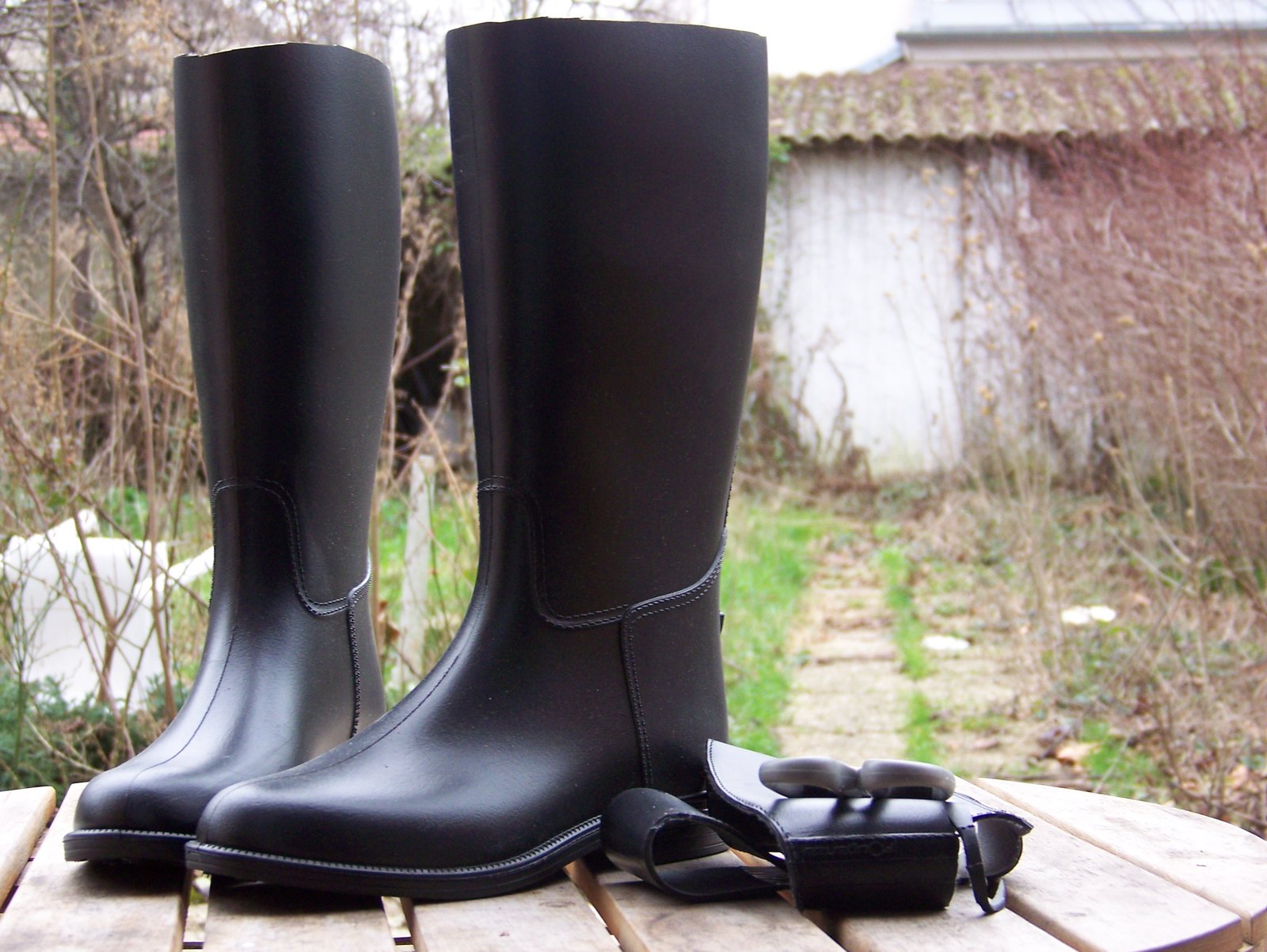 Bottes equitation noires banc – Le Blog de Betty
