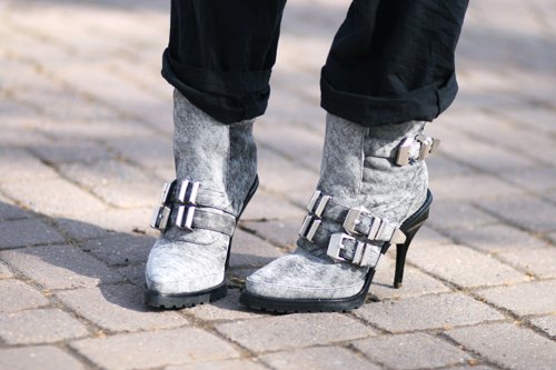 Bottines argentees boucles – Le Blog de Betty