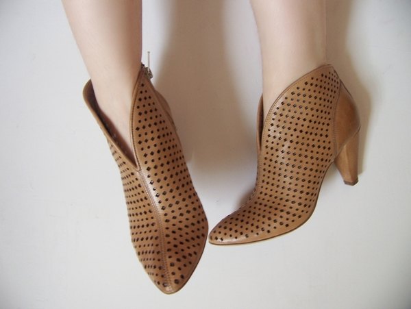 Bottines camel perforees soldes – Le Blog de Betty