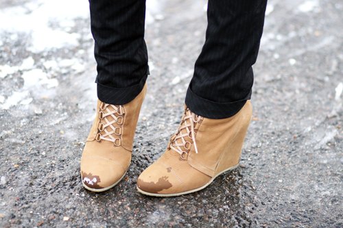 Bottines compensees camel pantalon noir – Le Blog de Betty
