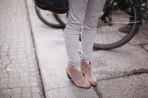 Bottines roses poudre jogging gris – Le Blog de Betty