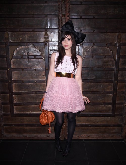 Cannes jupe tulle rose ceinture doree – Le Blog de Betty