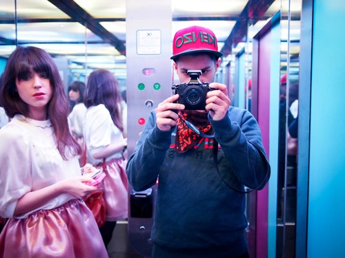 Cannes selfie miroir jupe rose – Le Blog de Betty