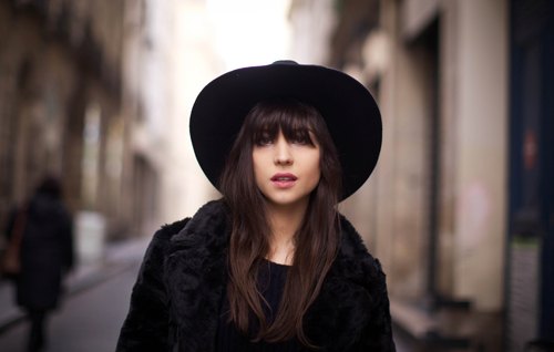 Chapeau noir portrait – Le Blog de Betty