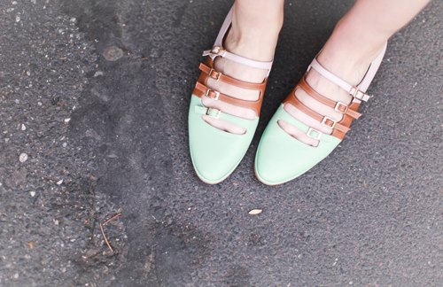 Chaussures menthe camel boucles – Le Blog de Betty