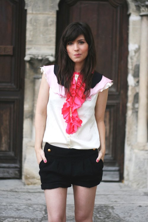 Chemise jabot rose short noir – Le Blog de Betty