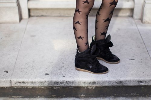 Collants etoiles sneakers compensees – Le Blog de Betty
