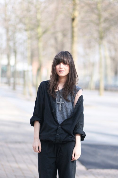 Combinaison noire croix portrait – Le Blog de Betty