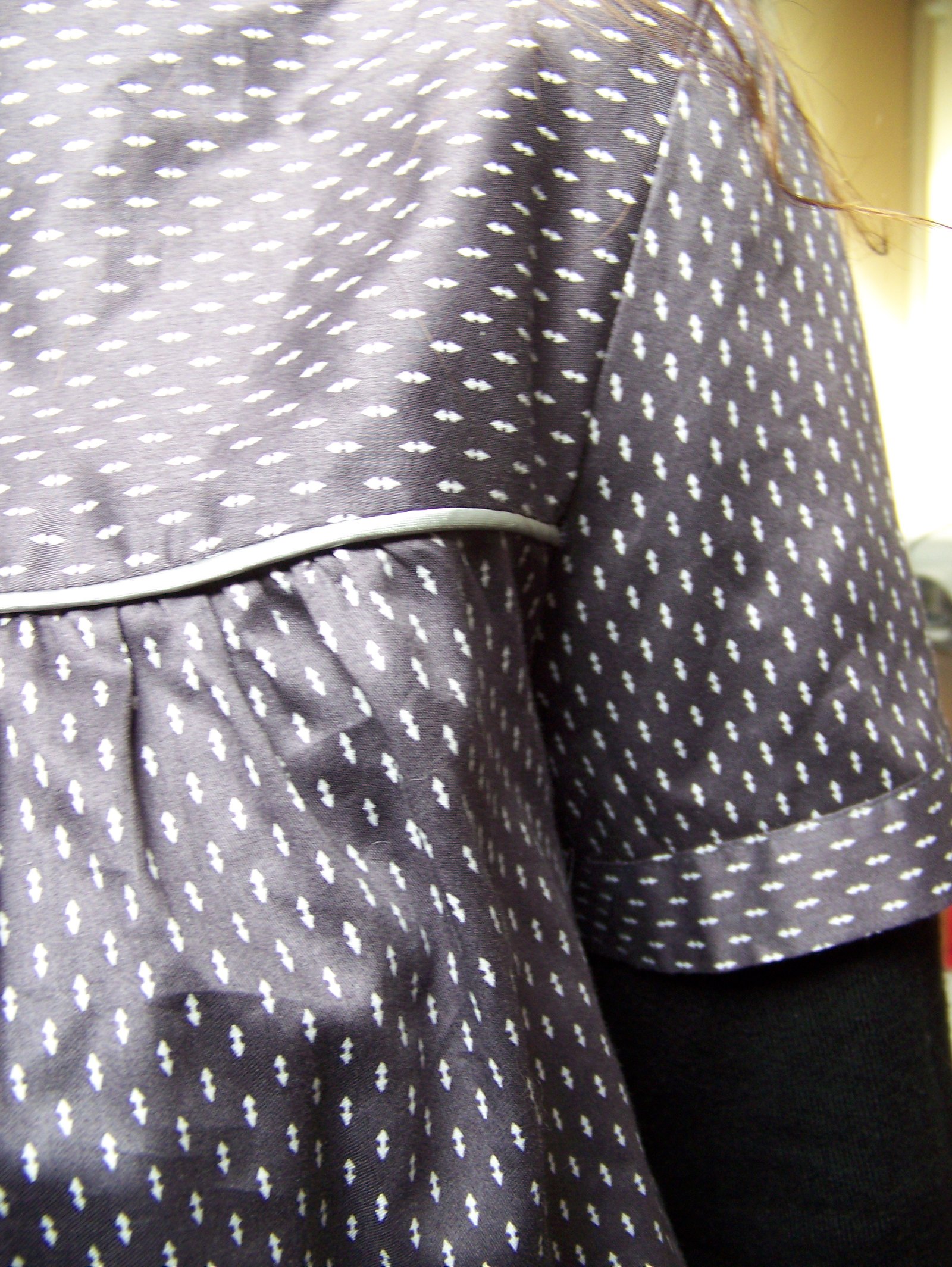 Detail blouse plumetis violette – Le Blog de Betty