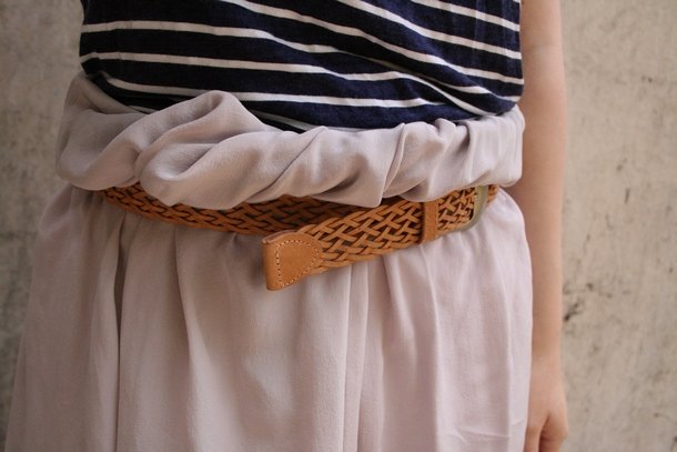 Detail ceinture tressee camel jupe rose – Le Blog de Betty