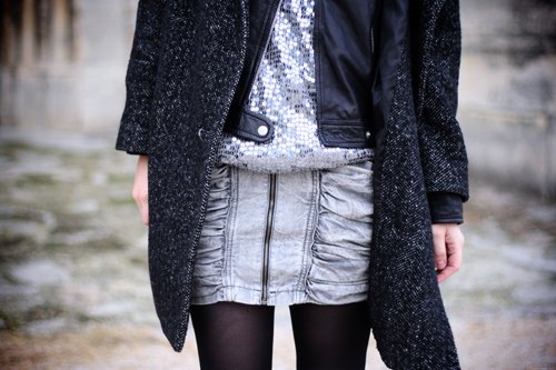 Detail jupe argentee top sequins – Le Blog de Betty