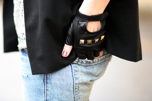 Detail mitaines blazer jean destroy – Le Blog de Betty