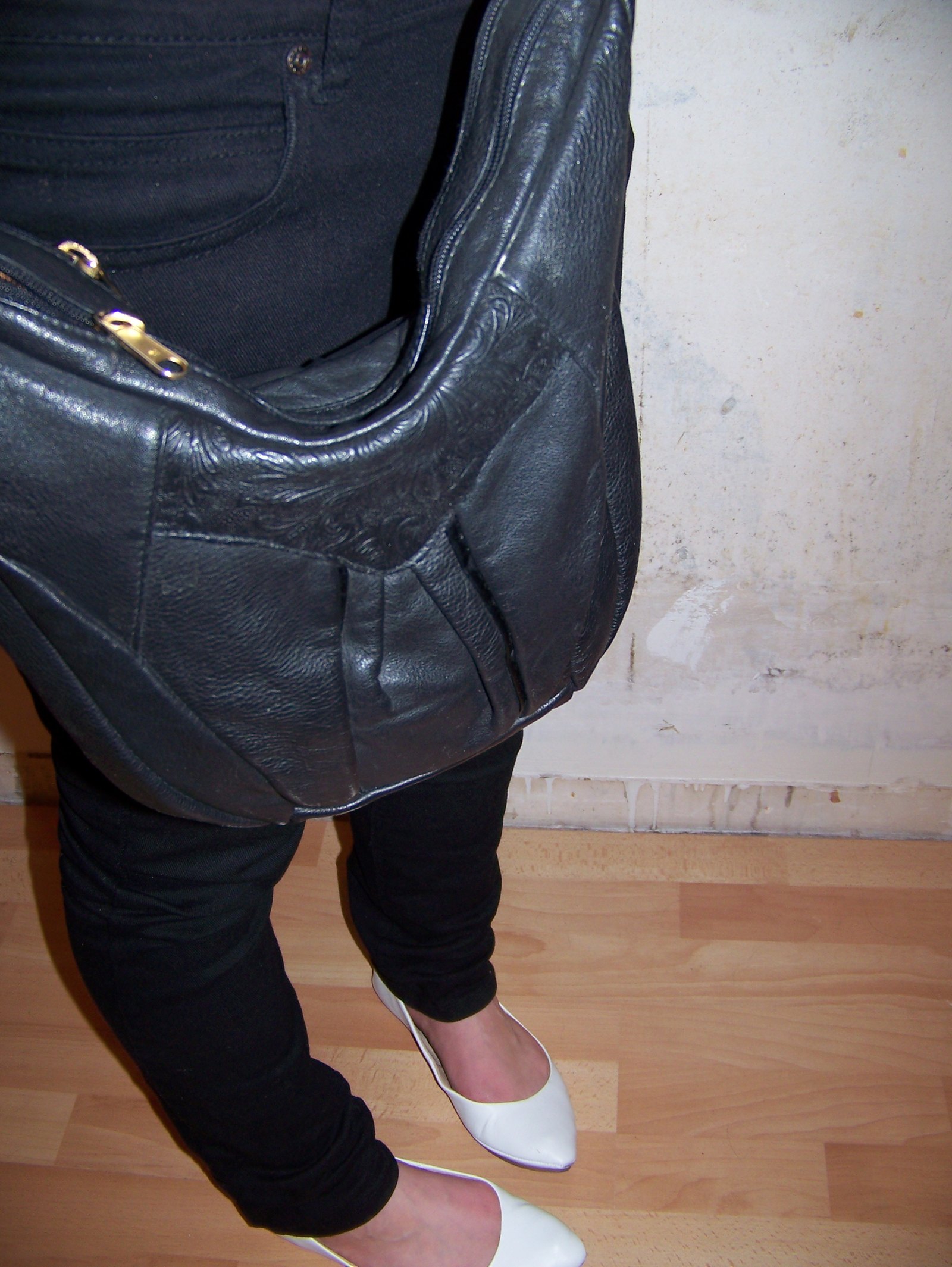 Detail sac noir ballerines blanches – Le Blog de Betty