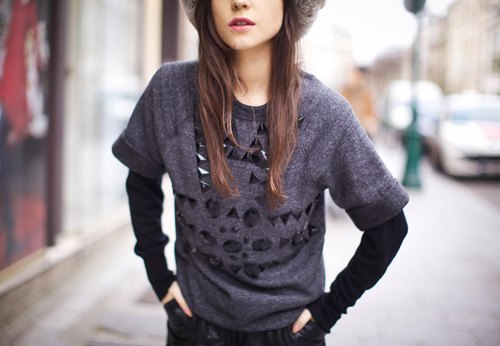 Detail sweat gris imprime – Le Blog de Betty