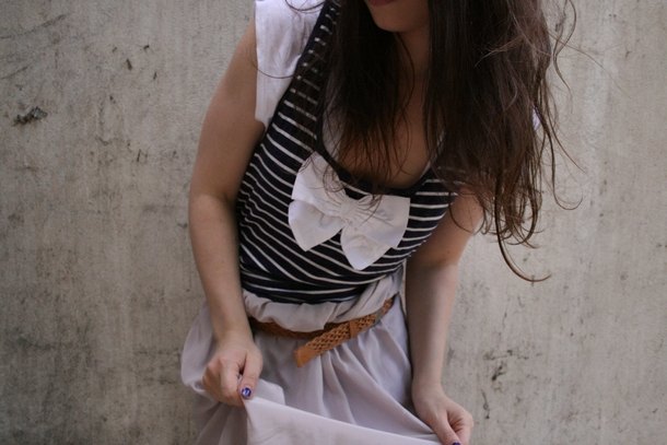Detail top marin noeud blanc – Le Blog de Betty
