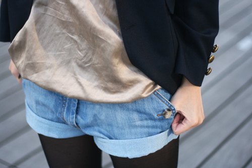 Detail top satin short jean – Le Blog de Betty