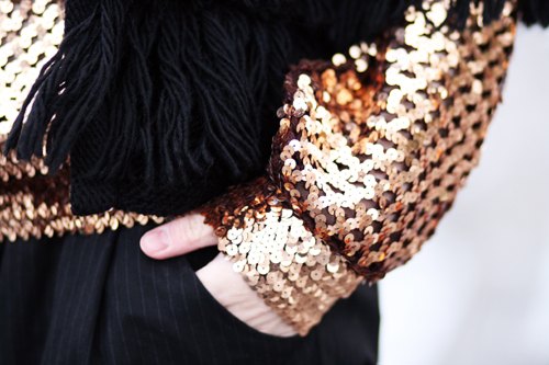 Detail top sequins cuivre gilet franges – Le Blog de Betty