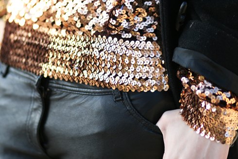 Detail top sequins dores manchette – Le Blog de Betty
