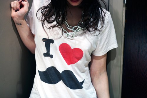 Detail tshirt i love moustache – Le Blog de Betty