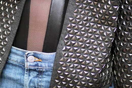 Detail veste cloutee jean – Le Blog de Betty
