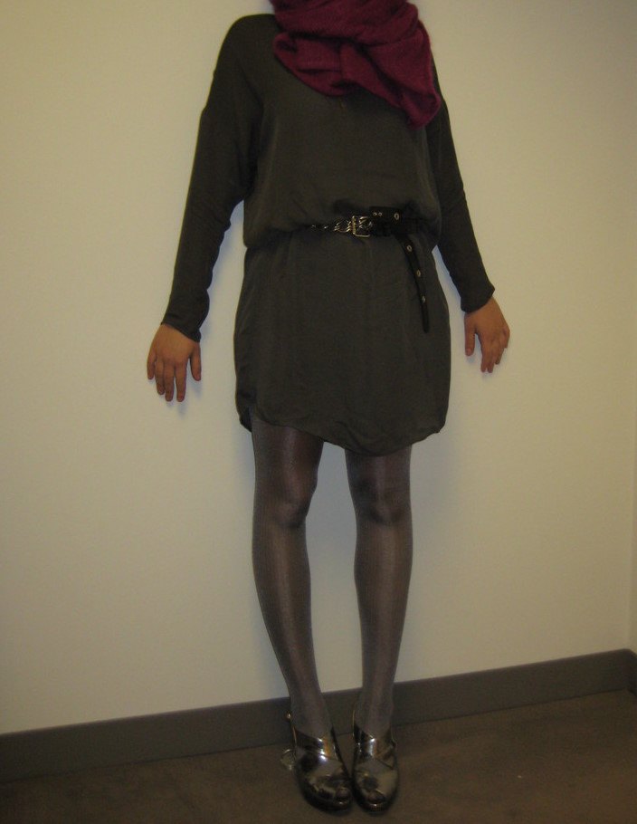 Dimanche pluvieux robe grise foulard – Le Blog de Betty