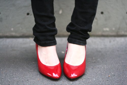 Escarpins rouges vernis – Le Blog de Betty