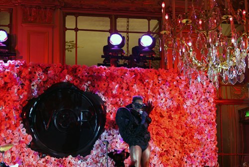 Flowerbomb mur de fleurs – Le Blog de Betty