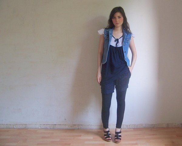 Gilet en jean sarouel sandales – Le Blog de Betty