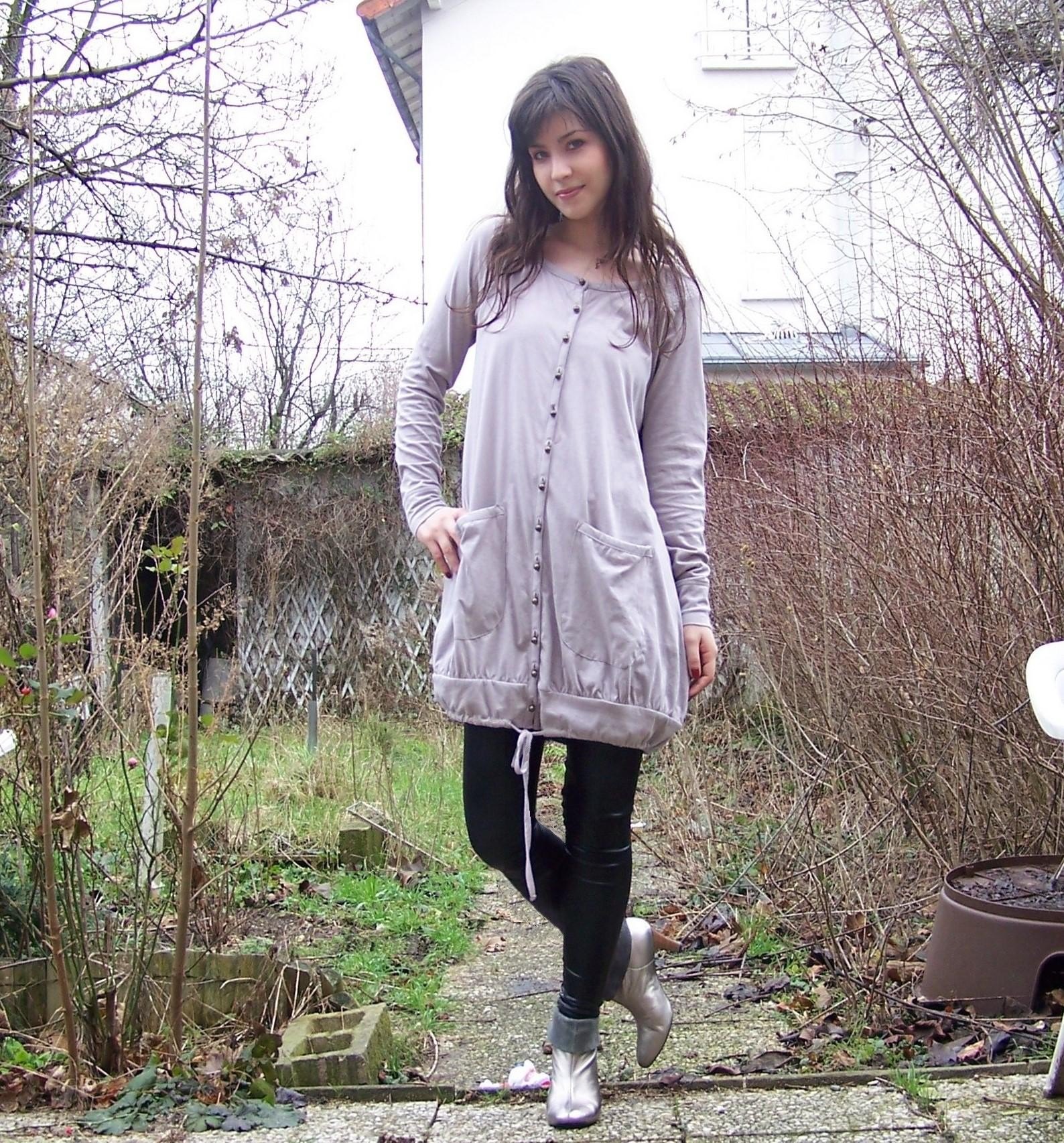Gilet long gris legging cuir – Le Blog de Betty