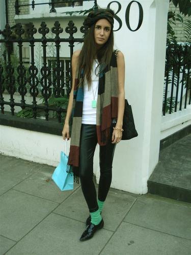 Inspiration street style echarpe carreaux – Le Blog de Betty