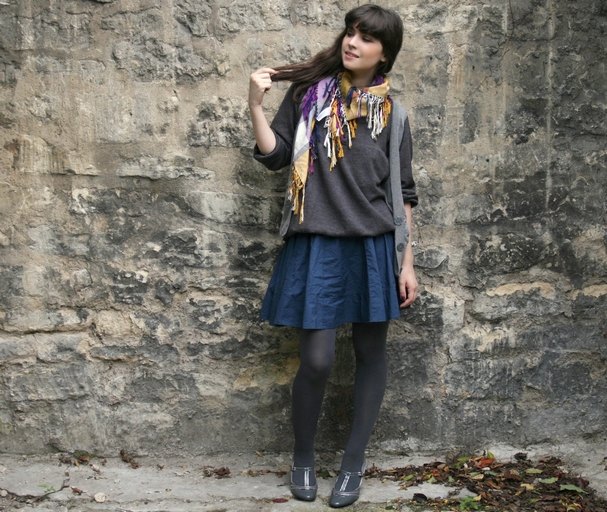 Jupe bleue foulard violet jaune – Le Blog de Betty