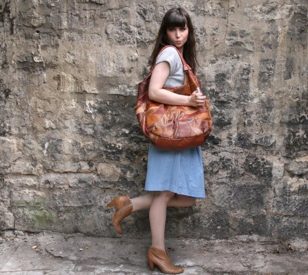 Jupe bleue sac patchwork bottines – Le Blog de Betty