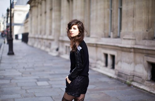 Karl sweat noir short sequins – Le Blog de Betty