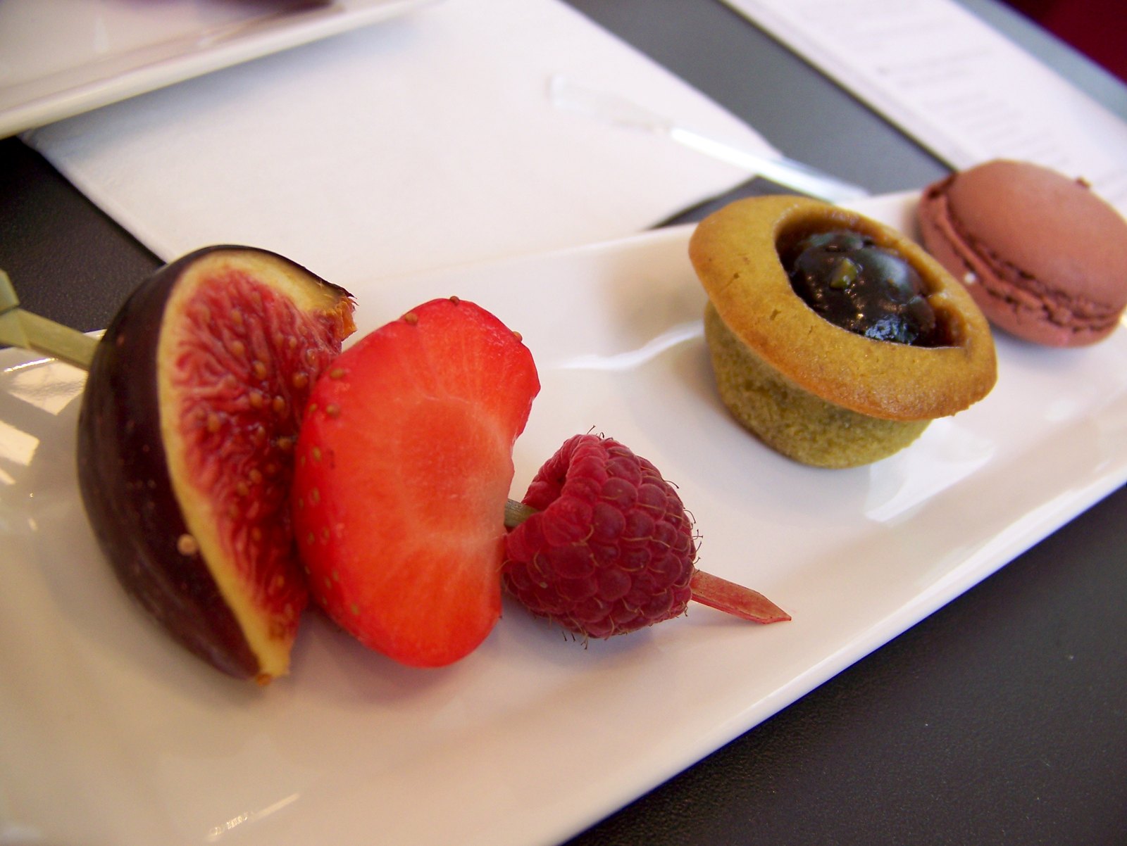 Kenzoki figues fraises macarons – Le Blog de Betty