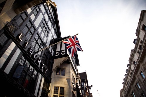 Londres facade drapeau union jack – Le Blog de Betty