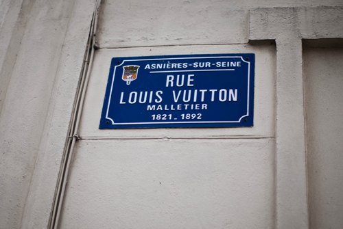 Louis vuitton asnieres plaque rue – Le Blog de Betty