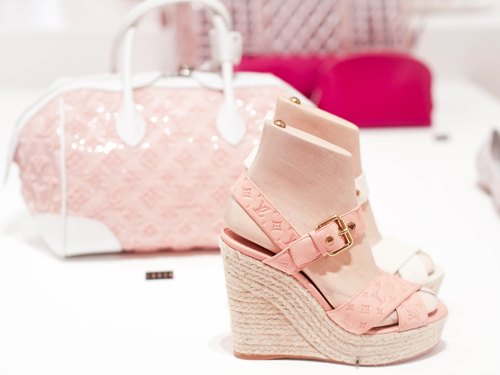 Louis vuitton mykonos sac rose compensees – Le Blog de Betty