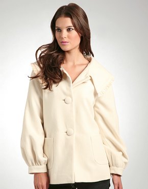 Manteau ecru col claudine – Le Blog de Betty