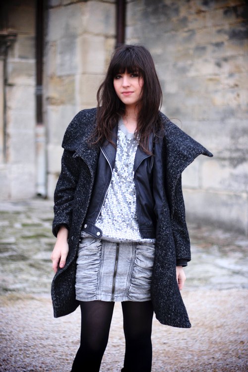 Manteau gris jupe argentee collants – Le Blog de Betty