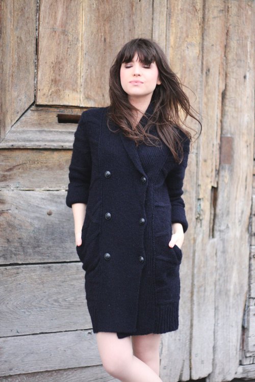 Manteau noir long porte bois – Le Blog de Betty