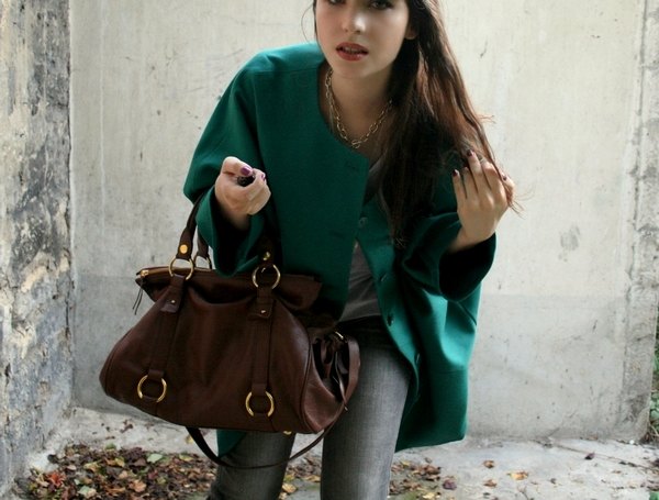 Manteau vert emeraude portrait – Le Blog de Betty