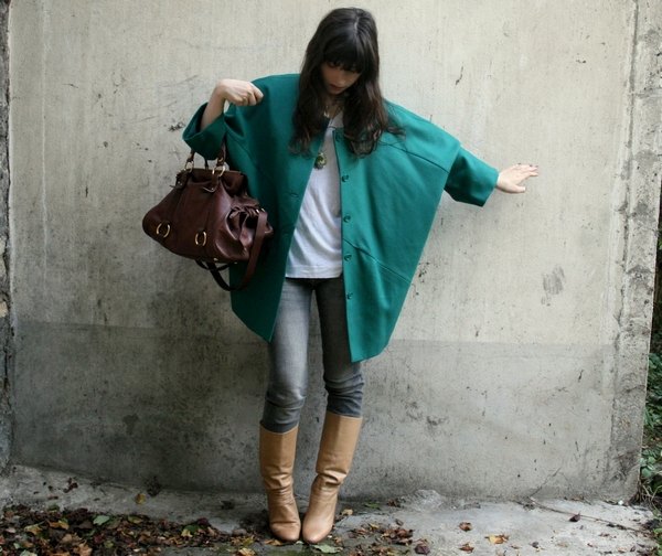 Manteau vert emeraude sac cuir – Le Blog de Betty